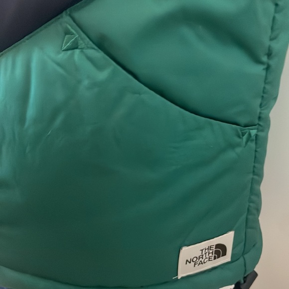 The north face women’s Sylvester insulated vest XS NWT - Picture 9 of 13